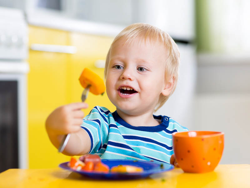 Kẹo ăn ngon dành cho trẻ nhỏ là sản phẩm tổng hợp các vitamin và dưỡng chất