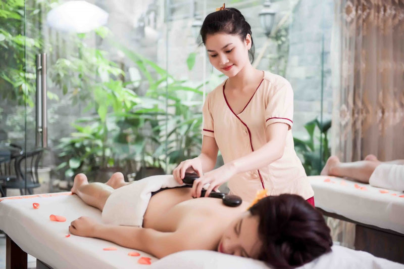 Các liệu trình massage thư giãn tại spa