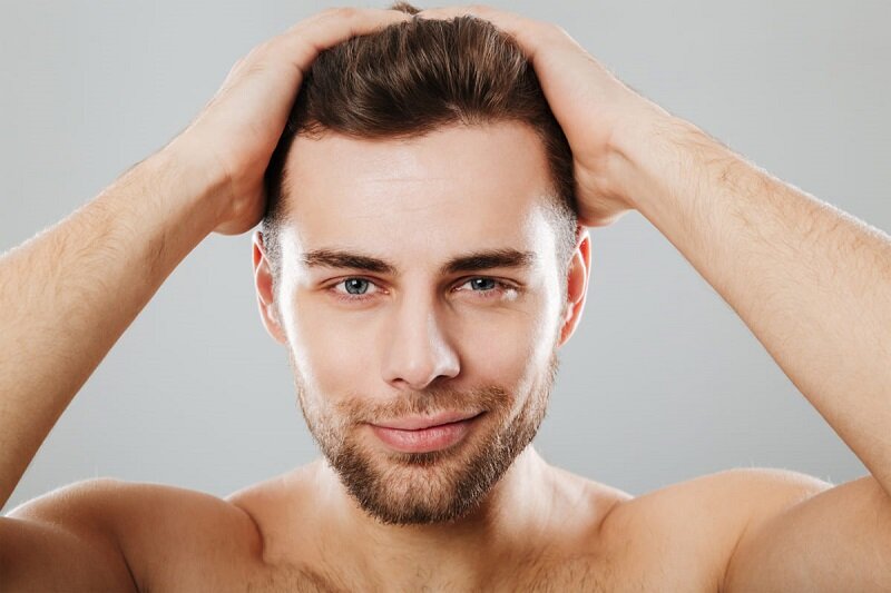 Chăm sóc tóc nam với dầu dừa có tác dụng kích thích mọc tóc, nuôi dưỡng độ ẩm