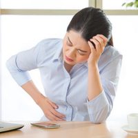 Bị đau dạ dày nên làm gì để giảm đau hiệu quả