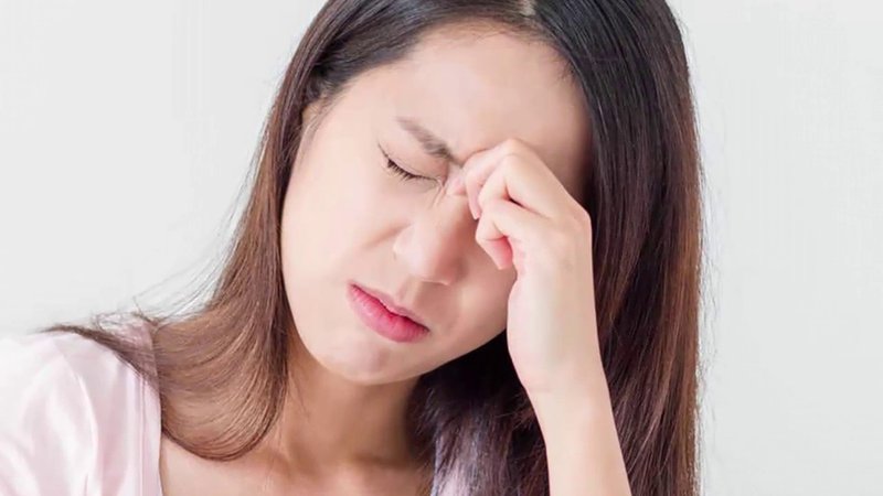 Chứng đau đầu căng cơ thường bị nhầm lẫn với đau nửa đầu