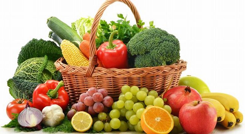 Nên bổ sung nhiều rau xanh và trái cây mỗi ngày