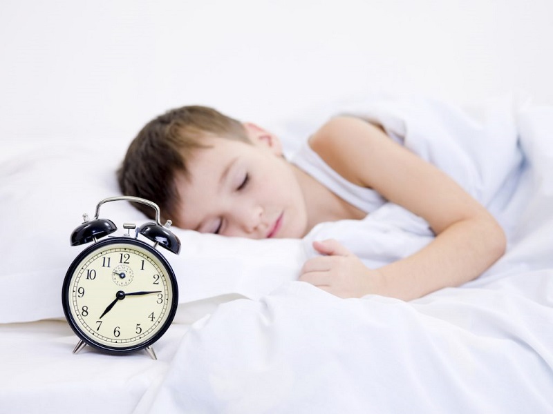 Trẻ em khó ngủ phải làm saio? Cha mẹ cần tạo thói quen đi ngủ cho trẻ