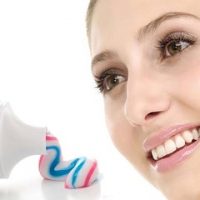 Cách trị mụn thâm bằng kem đánh răng mang lại hiệu quả tốt