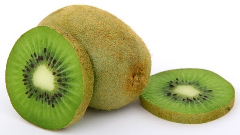 Kiwi có chứa hàm lượng vitamin C cao