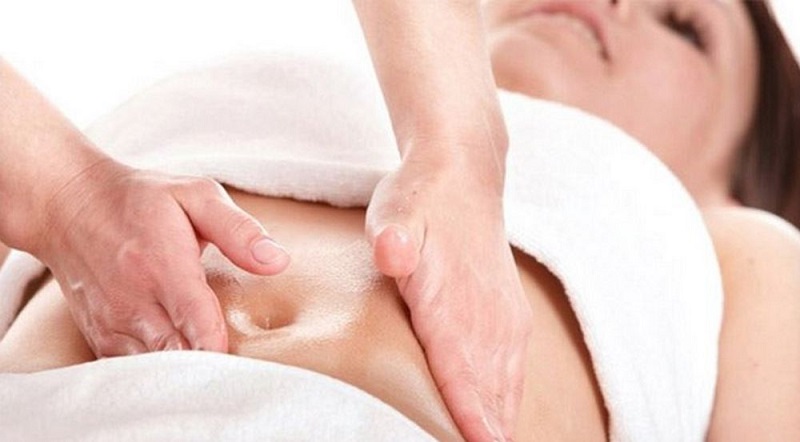 Massage làm nhỏ vòng bụng sau khi sinh