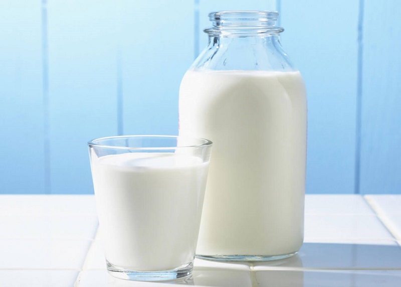 Sữa tươi có chứa nhiều vitamin và khoáng chất tốt cho da