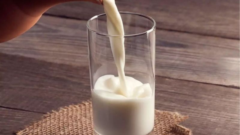 Sử dụng sữa tươi để làm trắng da mỗi ngày là một phương pháp đã được nhiều người áp dụng