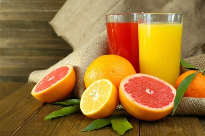 Các loại cam, quýt, chanh,... chứa hàm lượng vitamin C giúp dưỡng trắng da từ bên trong