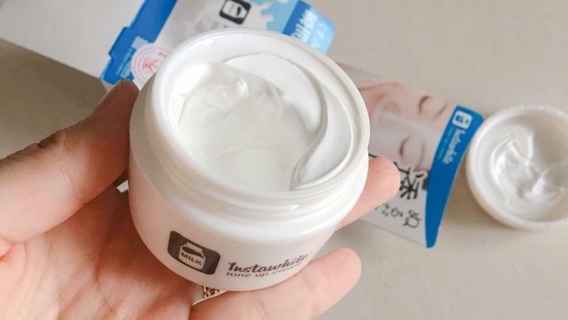 Meishoku Instawhite Tone Up Cream là kem ủ trắng da của Nhật Bản rất nổi tiếng