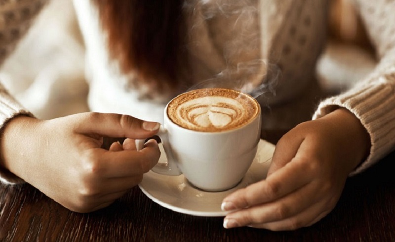 Uống cà phê sữa có giảm cân không là thắc mắc của rất nhiều chị em 