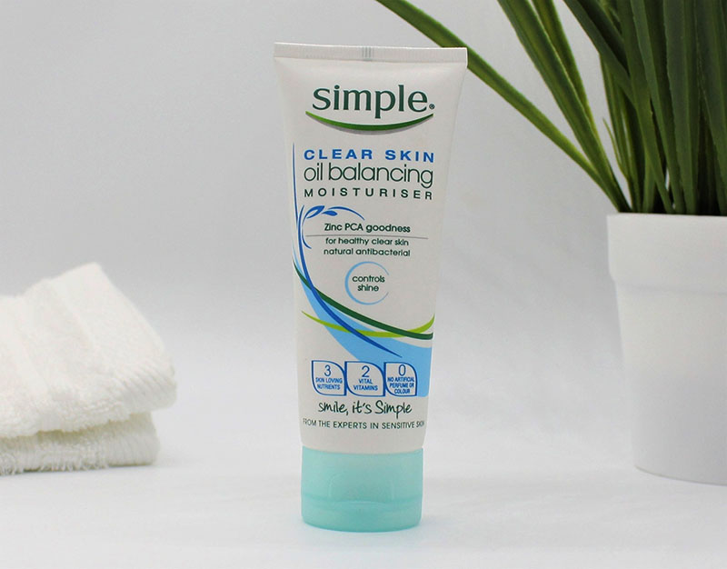 Simple Clear Skin Oil Balancing Moisturiser hiệu quả trong việc dưỡng ẩm, hạn chế tiết dầu thừa