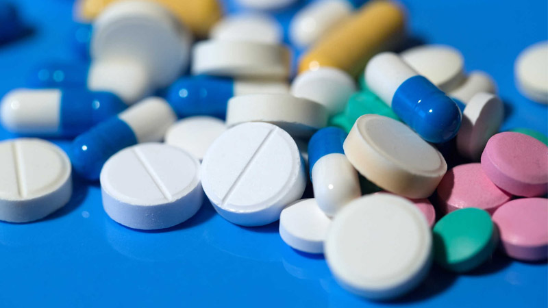 Người bị đau dạ dày nên uống thuốc gì? Nhóm thuốc kháng axit