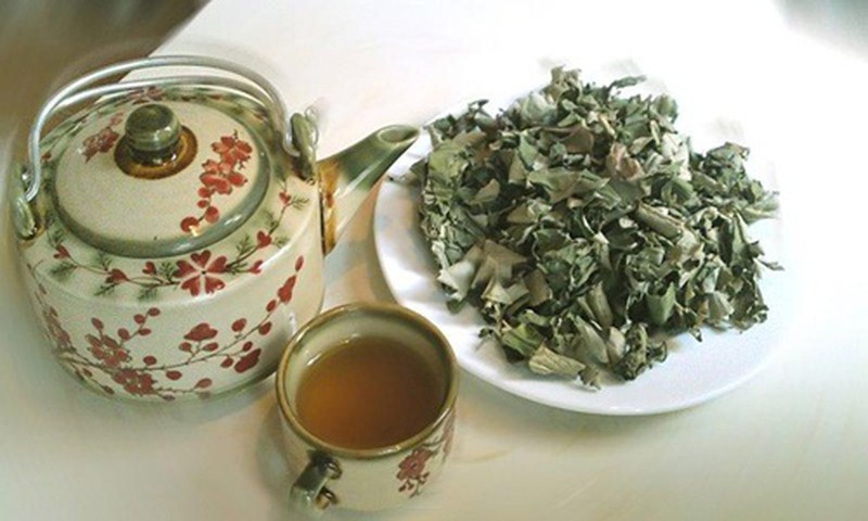 Lá sen có thể dùng làm trà uống rất tốt cho sức khỏe và làn da