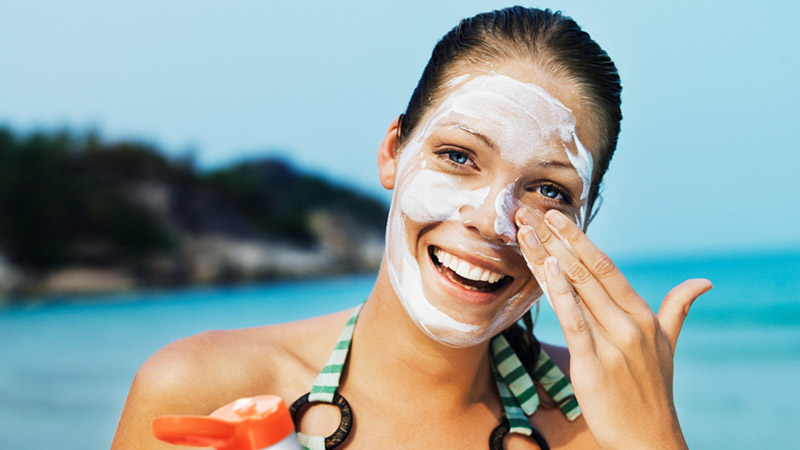 Đảm bảo các bước chăm sóc da hàng ngày như làm sạch, dưỡng ẩm và chống nắng