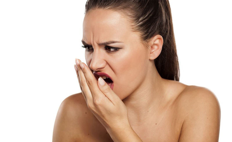 Hôi miệng nặng là tình trạng miệng người bệnh phát ra hơi thở có mùi hôi