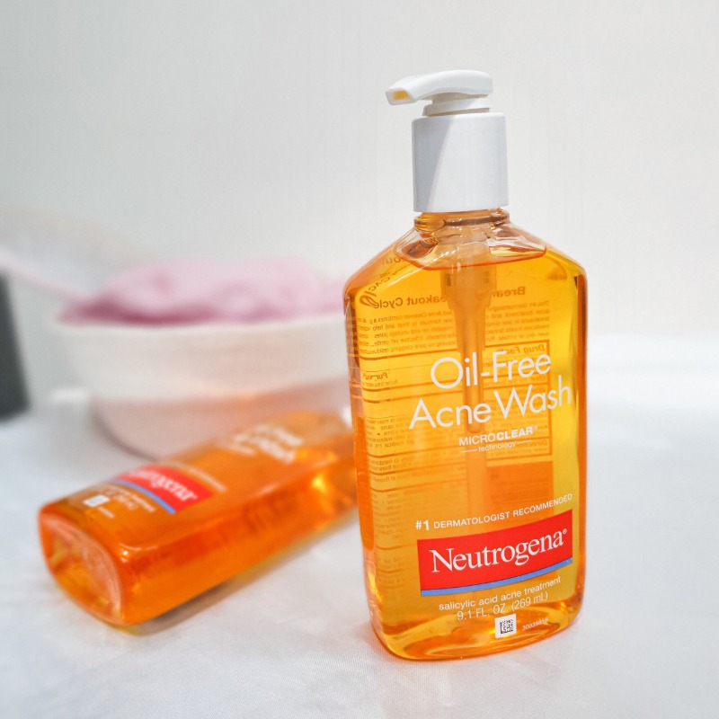 Neutrogena Oil-Free Acne Wash trị mụn cho nữ tốt