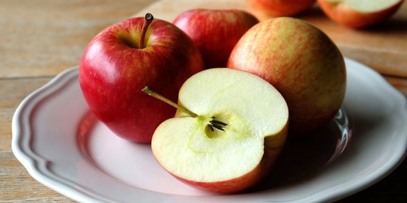 Sử dụng táo giúp giảm mùi khó chịu