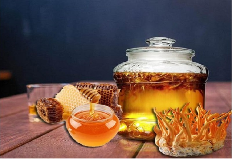 Trùng thảo ngâm mật ong giúp trẻ giữ ấm cổ họng, kháng viêm, tiêu đờm