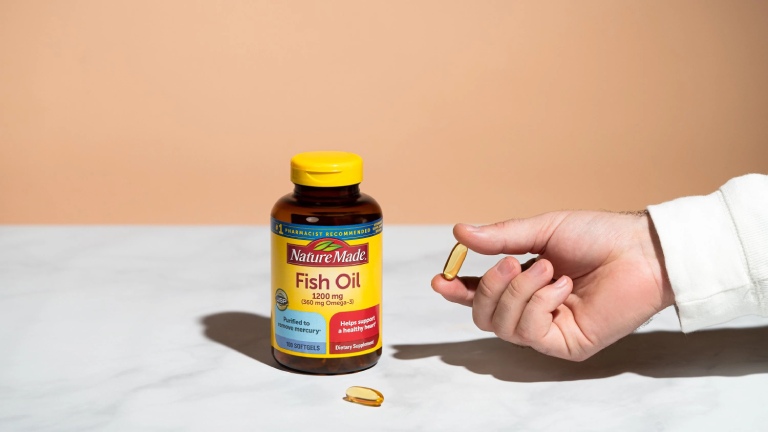 Viên uống dầu cá Nature Made Fish Oil là sản phẩm được chuyên gia khuyên dùng
