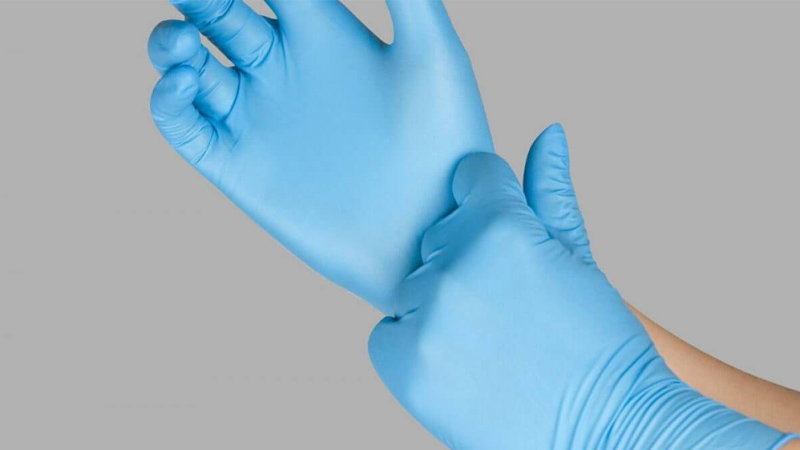 Người bệnh hãy đeo găng tay khi làm việc nhà