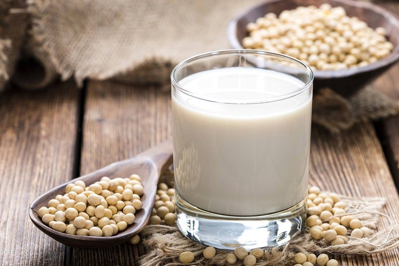 Sữa đậu nành là một loại sữa phù hợp với những người bị cholesterol trong máu cao
