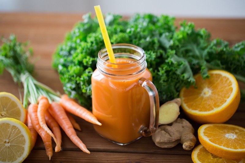 Công thức làm nước detox giảm mỡ bụng từ cà rốt và cam