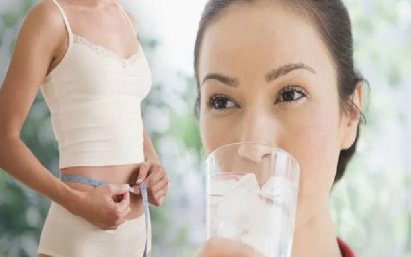 Cần cung cấp đu nước cho cơ thể để việc luyện tập giảm cân đạt hiệu quả tốt