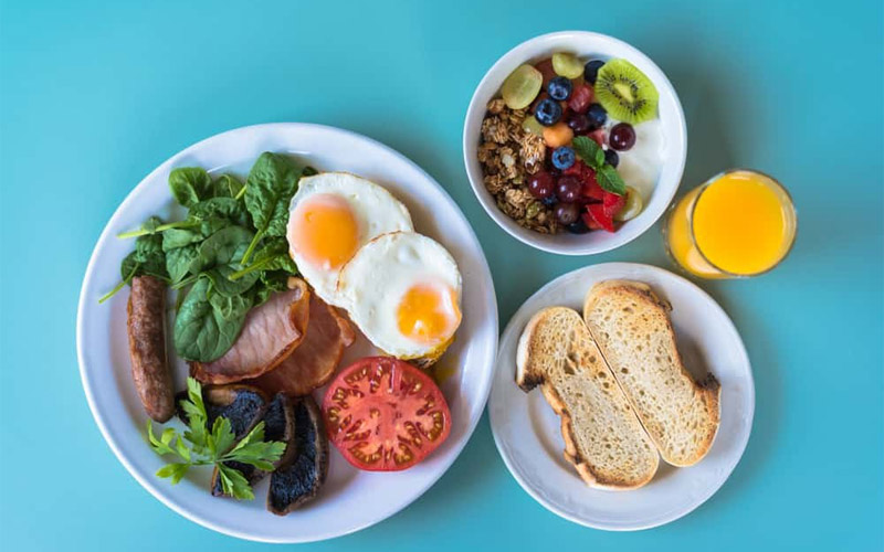 Bỏ bữa sáng không phải là cách giảm cân tốt