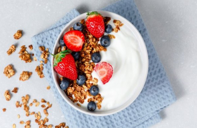 Thực đơn Eat Clean giảm cân 7 ngày với sữa chua granola