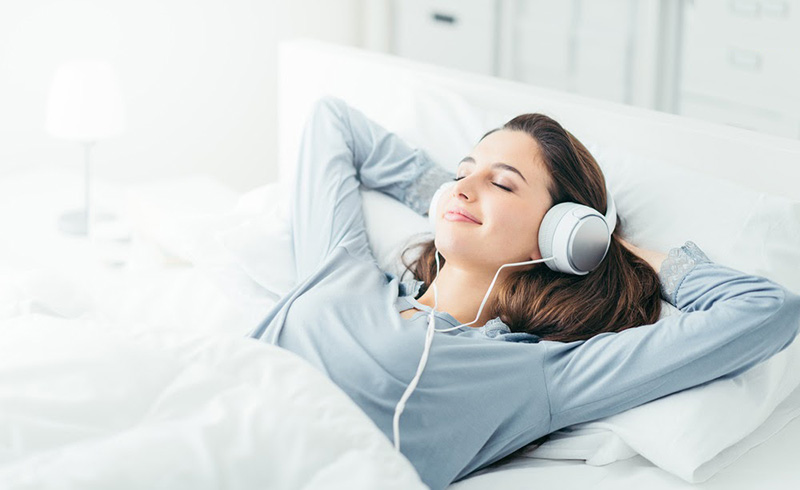 Nghe nhạc thư giãn để dễ ngủ hơn