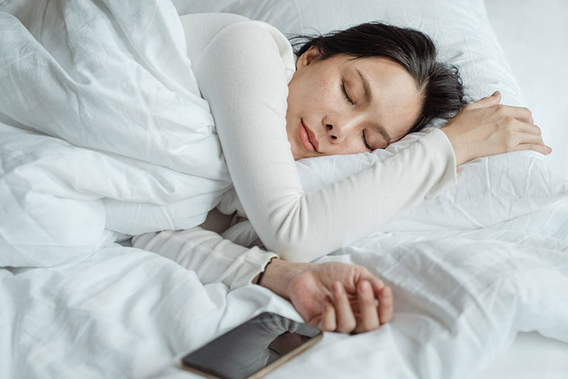 Ngủ sâu là giai đoạn sóng não hoạt động chậm nhất nên nó còn được gọi là giấc ngủ sóng chậm