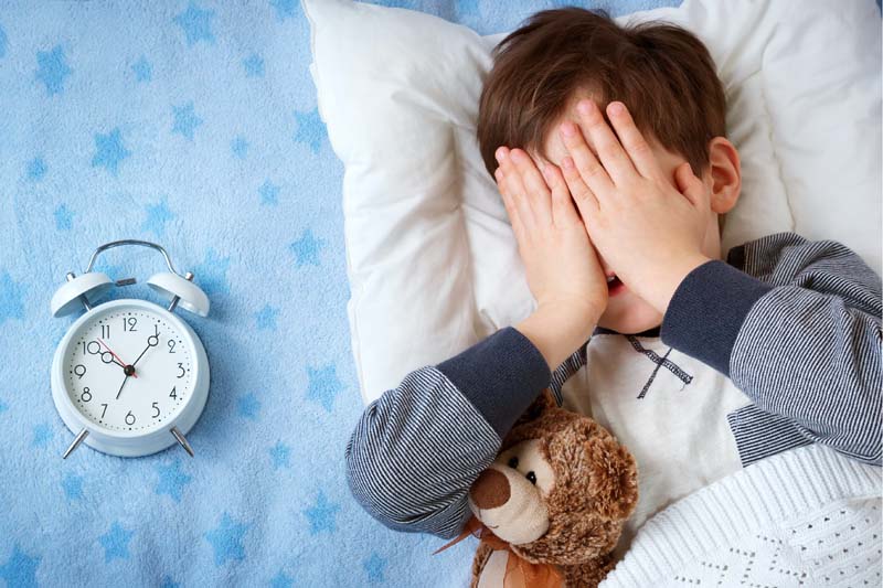 Nhiều cha mẹ thắc mắc khi bé khó vào giấc ngủ phải làm sao