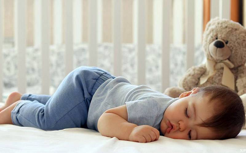 Không gian phòng ngủ thoải mái giúp bé dễ ngủ hơn